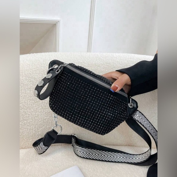 New Fanny Pack, Crossbody Bag - Picture 5 of 7